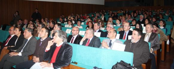 El Ayuntamiento dedica un homenaje a los profesores jubilados, En el acto se recordó emotivamente a varios docentes fallecidos durante los últimos años., 24 Feb 2012 - 16:24