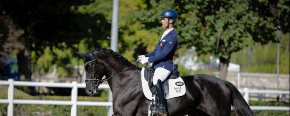 Este jinete entrenador y el caballo que han sido seleccionados para esta importante competición. // CharryTV