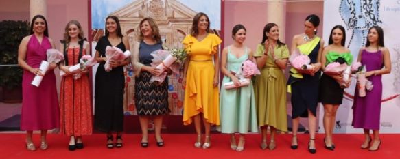  Ronda presenta los carteles de la Feria y Fiestas de Pedro Romero, Una acuarela de la rondeña Lola Lobato, con la puerta principal de la plaza de toros como protagonita con girnaldas de farolillos; ilustra la obra principal del festejo , 07 Jul 2023 - 05:25