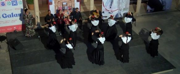 Las alumnas de Rocío Romero ofrecieron una muestra en el convento de Santo Domingo // CharryTV