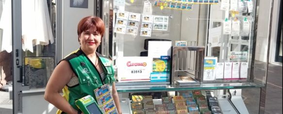 7.500 euros en Ronda por un rasca de la ONCE, Ana María López repartió suerte el pasado viernes en su kiosko de la plaza del Socorro, 10 Jul 2023 - 11:26