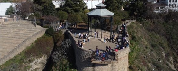 Vista aérea del Templete de Blas Infante y parte de las Cornisas del Tajo, uno de los puntos más visitados de nuestra ciudad. // CharryTV