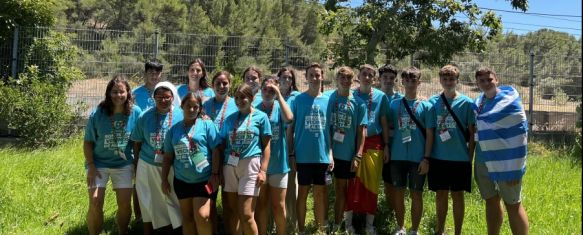 El grupo del colegio La Inmaculada en su llegada a Cascáis // Colegio La Inmaculada y San José de la Montaña