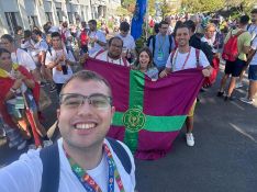 Hermanos del Huerto sacan su bandera en la JMJ // Hermandad del Huerto