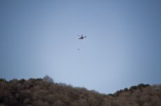 Helicóptero trabajando en las tareas de extinción del incendio que calcinó casi 800 hectáreas de la Serranía. // CharryTV
