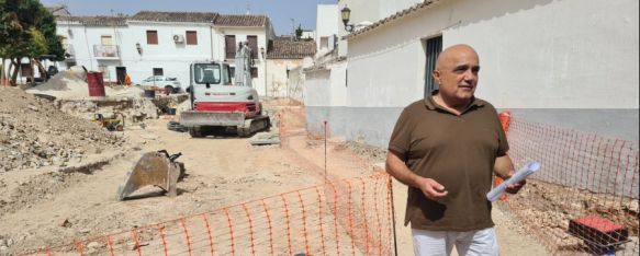 El concejal de Urbanismo, Jesús Vázquez, en la zona, este miércoles.  // CharryTV