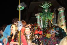 El Dios Momo del Carnaval, Rafael Ruiz, durante la Cabalgata. // CharryTV