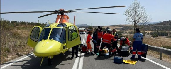 Hasta el lugar se personaron sanitarios para asistir a los heridos // Consorcio Provincial de Bomberos