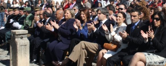 Miembros del equipo de gobierno durante el acto celebrado esta mañana con motivo del Día de Andalucía. // CharryTV