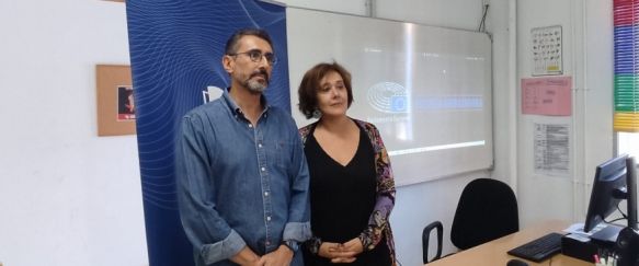 Antonio Cantos y Encarna Ruiz, vicedirector y directora del centro, respectivamente // Laura Caballero