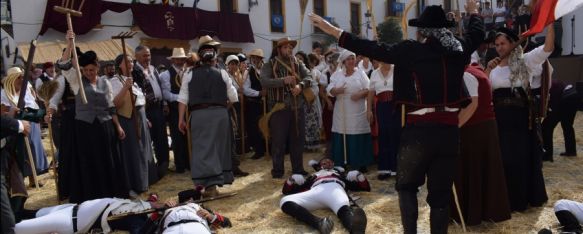 Escena de la recreación en la plaza principal de la localidad. // AHC Batalla de la Puente Escena de la recreación en la plaza principal de la localidad. // AHC Batalla de la Puente