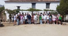 Una treintena de adolescentes con problemas oncológicos han participado en un campamento impulsado por la entidad en nuestra comarca.  // AECC