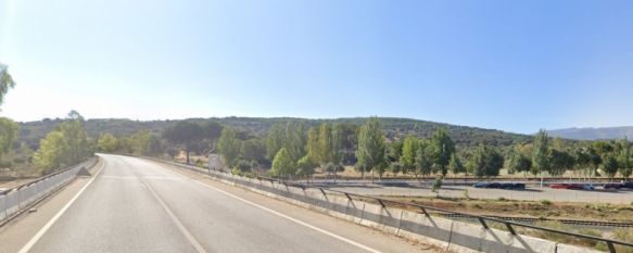 Cuatro heridos en un accidente de tráfico en Ronda, entre ellos un bebé de un mes, El siniestro ha tenido lugar esta mañana en la carretera hacia Sevilla, a la altura del Cuartel de la Legión, 28 Sep 2023 - 14:53