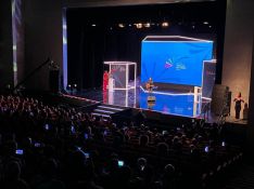 El acto se celebró en el Nuevo Teatro Infanta Leonor.  // CharryTV