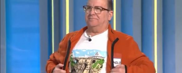 Baena acudió con una camiseta del Tajo de Ronda al programa de la televisión andaluza.  // CharryTV