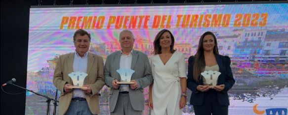 El Ayuntamiento entrega los premios Puente del Turismo 2023 , El artista Kiki Morente cerró el acto que se celebró en la plaza Teniente Arce, 02 Oct 2023 - 08:30