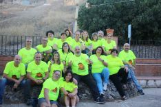 Representantes del colectivo vecinal recordando a Javi durante el pasado fin de semana.  // María Isabel Cabrera. 