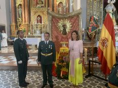 La alcaldesa también participó en el homenaje a los caídos que se realizó en la Iglesia de Santa Cecilia tras la Santa Misa.  // Radio Ronda