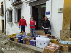 Durante el confinamiento, en el año 2020, entregaron todos los productos del economato a Cruz Roja para que los repartieran sin ningún coste.  // El Buen Samaritano de Ronda