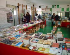 La Feria del Libro comparte espacio con esta exposición sobre la Mancomunidad de Municipios que integran la Sierra de Las Nieves. // CharryTV
