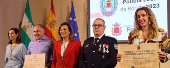 El Ayuntamiento de Ronda reconoce la labor de más de una veintena de policías locales , También se ha destacado la rápida actuación de dos ciudadanos que evitaron un suicidio el pasado mes de abril , 20 Oct 2023 - 15:50