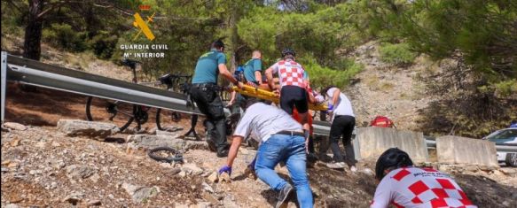 El herido cayó por un barranco de 20 metros // Guardia Civil