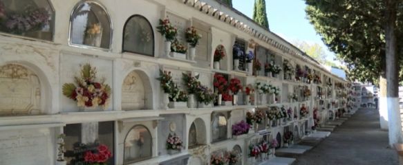 El Cementerio de San Lorenzo amplía su horario de apertura por el día de Todos los Santos , Además, la Delegación de Obras está ejecutando labores de mejora y rehabilitación del camposanto, 26 Oct 2023 - 17:13