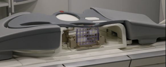 El Hospital Comarcal usa una nueva técnica para detectar el cáncer de mama, El proceso de biopsia con aguja de vacío guiada con resonancia magnética ayuda a detectar pequeñas patologías y permite localizarlas en el futuro, mediante un marcador metálico, 08 Nov 2023 - 17:03