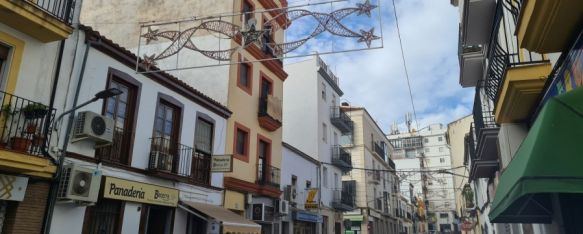 Algunas calles ya lucen decoradas para festejar la Navidad.  // CharryTV