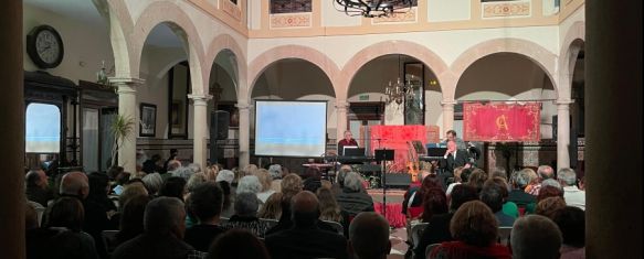 Los artistas actuaron ante un público compuesto por unas 200 personas // CharryTV Los artistas actuaron ante un público compuesto por unas 200 personas // CharryTV