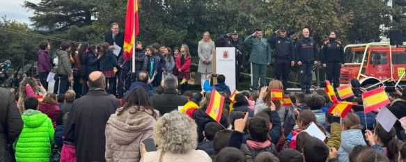 Casi 300 escolares celebran el Día de la Constitución, El Ayuntamiento organiza la iniciativa, en la plaza Teniente Arce, con la participación de los distintos cuerpos de seguridad, 05 Dec 2023 - 14:02