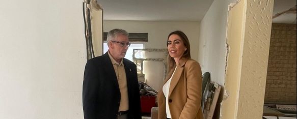 El alcalde de Montejaque, Diego Sánchez; y la delegada territorial en Málaga de la Junta, Teresa Pardo. // CharryTV El alcalde de Montejaque, Diego Sánchez; y la delegada territorial en Málaga de la Junta, Teresa Pardo. // CharryTV