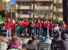 Las alumnas del ciclo formativo APSD han cantado villancicos populares. // CharryTV