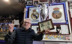 Fermín Barragán, el socio de la Peña Madridista Rondeña que trajo de Biar (Alicante), los 49 décimos agraciados con el Tercer Premio // Laura Caballero