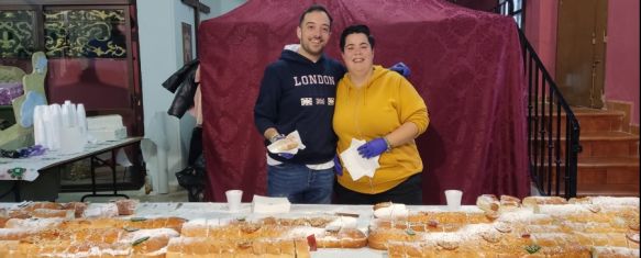 En la Casa Hermandad se ofreció chocolate caliente y Roscón de Reyes // Laura Caballero