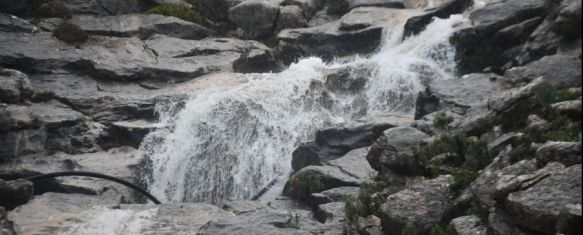 El Arroyo de Bolones permanece seco la mayor parte del año, aunque en épocas de lluvias muestra cascadas y saltos de agua // José Antonio Gallardo