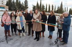 La alcaldesa, María de la Paz Fernández, inaugurando la plaza // Ayuntamiento de Ronda