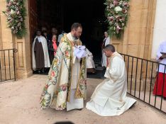 La eucaristía fue presidida por el sacerdote rondeño de la Santa Sede, Salvador Aguilera // Nacho Garrido