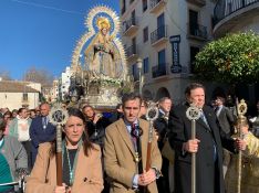 Nuestra Señora de la Paz fue acompañada por decenas de personas en su traslado, incluyendo representación del Ayuntamiento o de la Agrupación de Hermandades y Cofradías, entre otras // Nacho Garrido