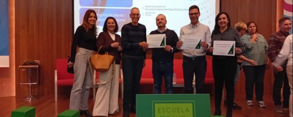 Los sanitarios han recogido el premio en el acto celebrado en la Escuela Andaluza de Salud Pública (EASP), en Granada.  // CharryTV
