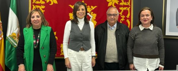 Paqui González, María de la Paz Fernández, Antonio Morales y Margarita Pavía en el salón de plenos del consistorio rondeño.  // CharryTV