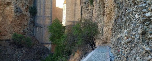 Ronda fija el 1 de abril para inaugurar la primera fase del Desfiladero del Tajo, Se espera la presencia del presidente de la Junta para aperturar el sendero que baja hasta la base del Puente Nuevo y que continuará por la futura pasarela que se instalará en el fondo, 07 Mar 2024 - 16:14