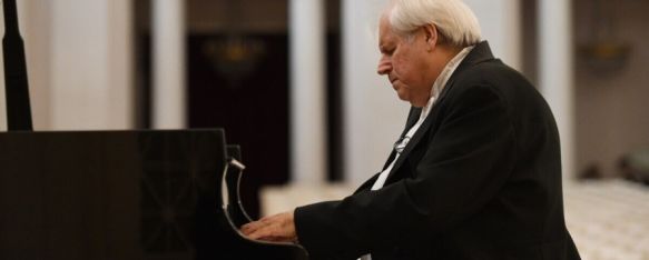 Grigory Sokolov arrancará abril tocando en Suiza y en Francia y, en nuestro país, en Valencia, tras lo que recalará en Ronda. // Anna Flegontova