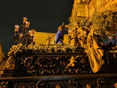 El Señor Orando en el Huerto emanando del templo de Santa Cecilia.  // CharryTV