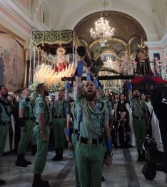 Los caballeros legionarios levantaron a su Cristo.  // CharryTV