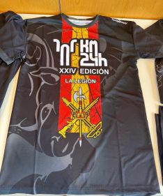 Camiseta conmemorativa de la XXIV edición de los 101 Kilómetros en 24 horas de La Legión // Manolo Guerrero
