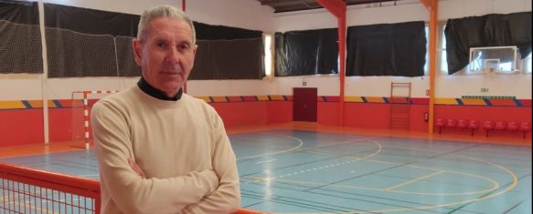 Andrés Molina en las pistas del polideportivo El Fuerte // Laura Caballero
