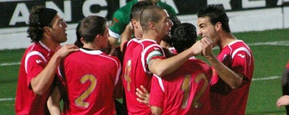 Los jugadores rondeños celebran uno de los goles conseguidos en La Juventud. // http://mancharealfutbol.com/