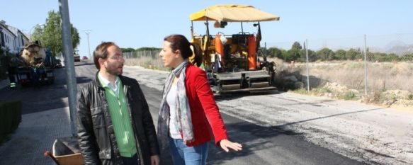 En la barriada de la Dehesa se han invertido en los últimos días 100.000 euros, según el Ayuntamiento. // CharryTV