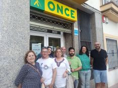 Miembros de la nueva Junta y representantes de varias entidades sociales sin ánimo de lucro.  // CharryTV